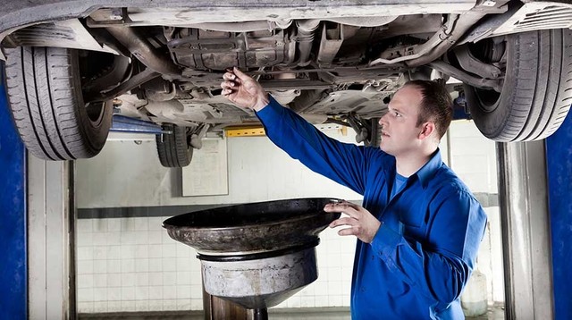 Выбираем месячные (за месяц) курсы в колледже (техникуме), академии автослесарей