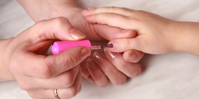 Подскажите, посоветуйте учебный комбинат (упк) по маникюру Подскажите, посоветуйте учебный комбинат (упк) по маникюру